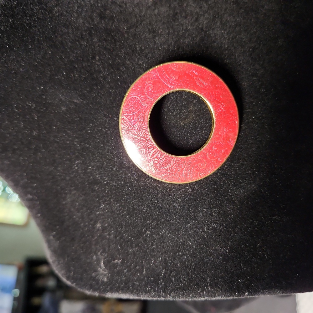 Elegant Red/Raspberry Circular Brooch - Isle Of Skye